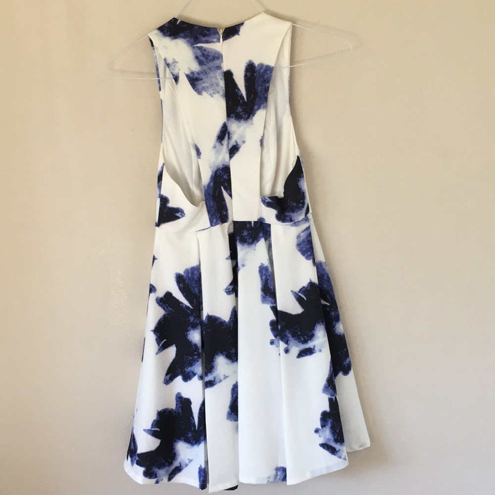 Lulu’s Graduation Dress - Picture 4 of 5